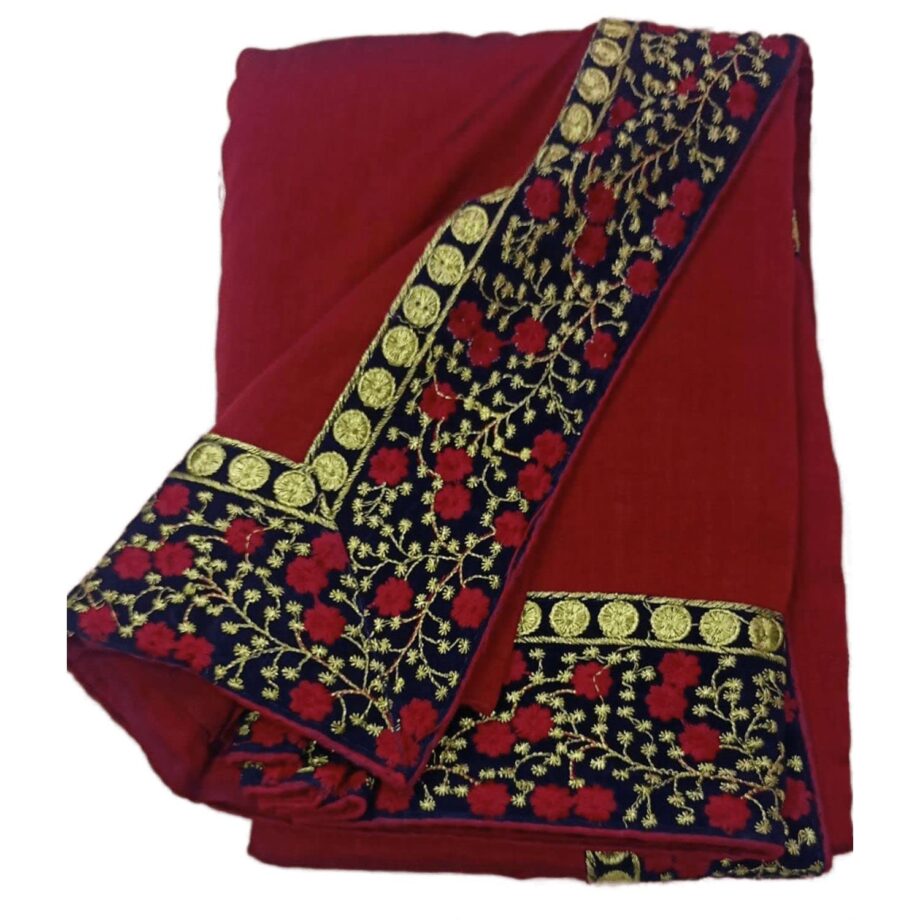 Women's Velvet Saree With Blouse Piece