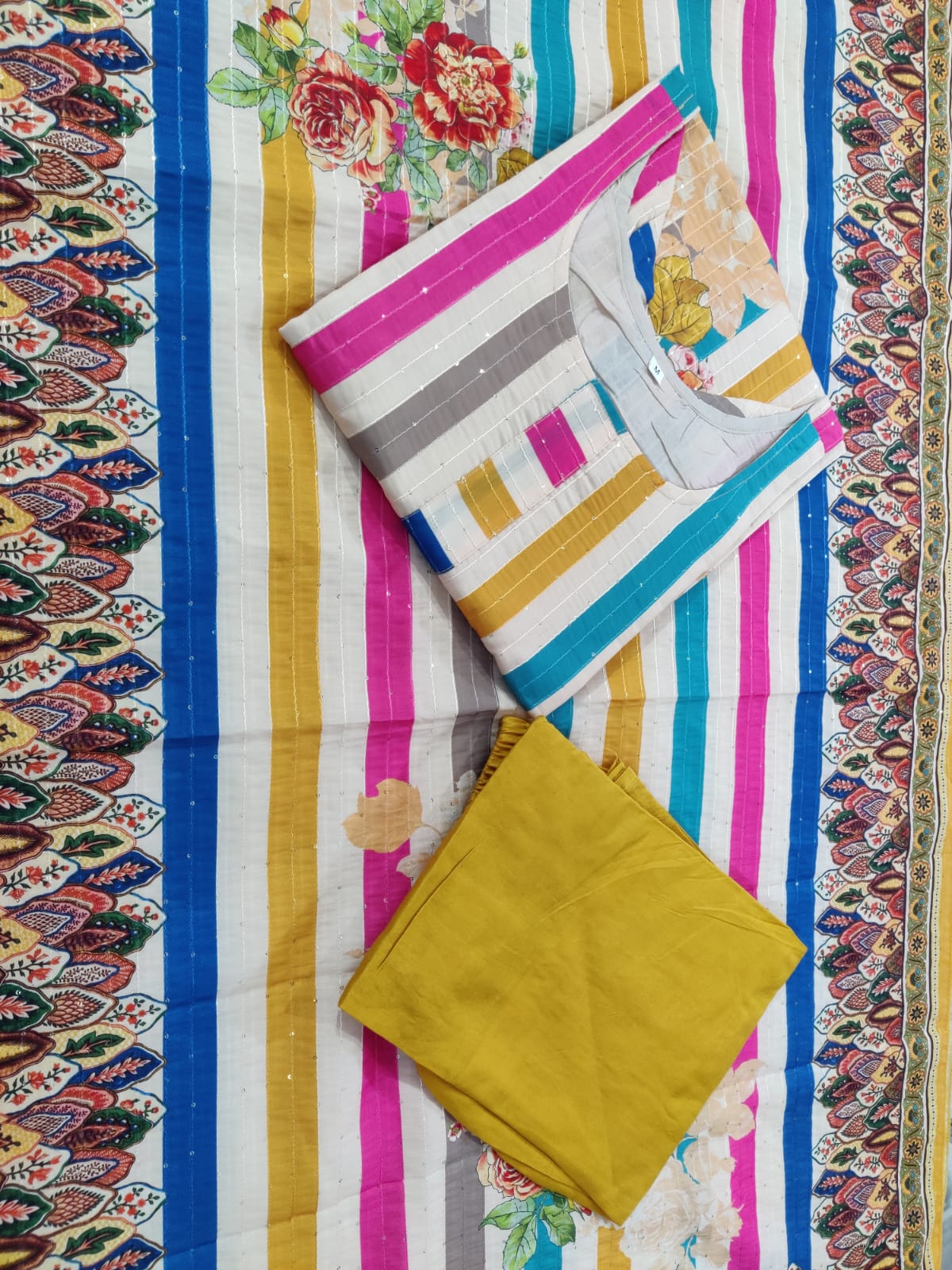 Muslin Kurti With Pant & Dupatta (3 PIECE SET) SELLERS STORE Muslin Kurti With Pant & Dupatta (3 PIECE SET)