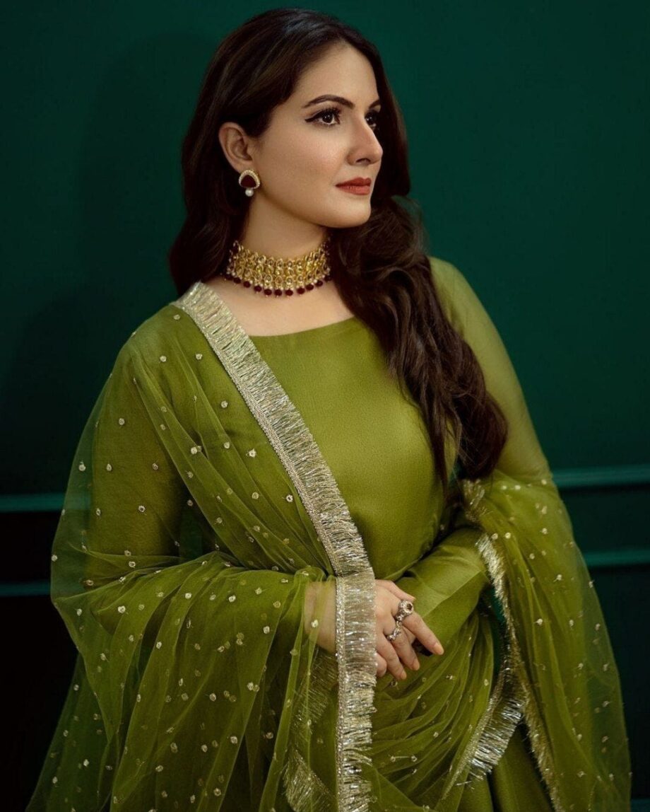 HEAVY SILK WITH FANCY NECK PATTERN AND CHUDIDAR SLEEVES